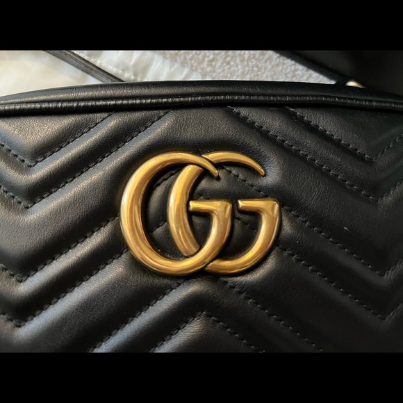 SOLD - Gucci GG Marmont Small Matelassé Shoulder Bag - Picture 4 of 10